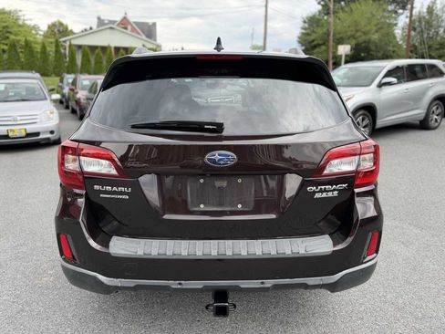 Used 2017 Subaru Outback 2.5i Touring AWD/4WD image 6