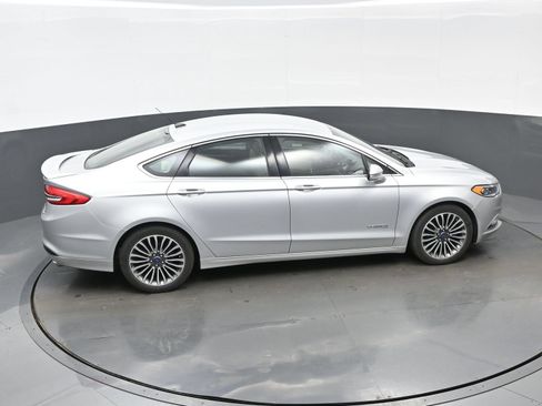 Used 2018 Ford Fusion Titanium FWD image 38