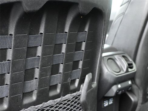 Used 2022 Jeep Gladiator Rubicon w/ Cold Weather Group image 15