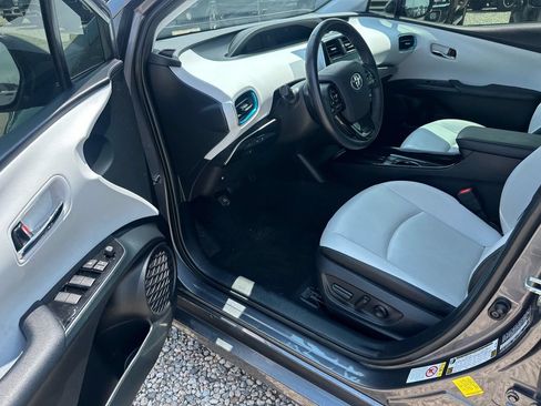 Used 2022 Toyota Prius XLE FWD image 37