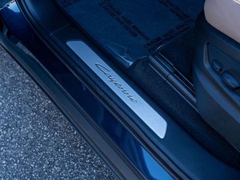 Certified 2025 Porsche Cayenne image 23