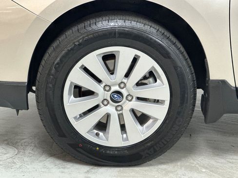 Used 2017 Subaru Outback 2.5i Premium AWD/4WD image 23