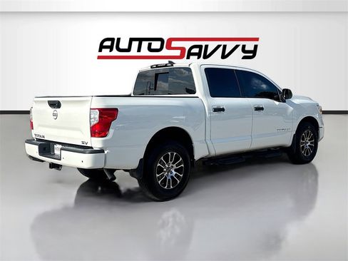 Used 2024 Nissan Titan SV w/ SV Convenience Package image 7