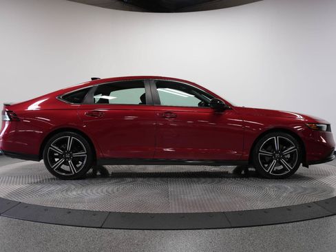 Used 2023 Honda Accord Sport image 9