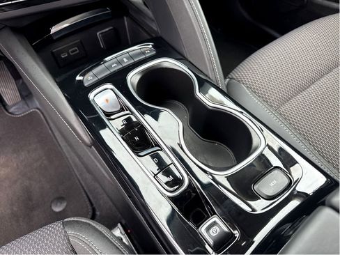 Used 2022 Buick Envision Preferred image 22