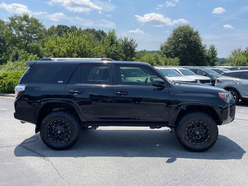 Used 2022 Toyota 4Runner SR5 RWD image 2