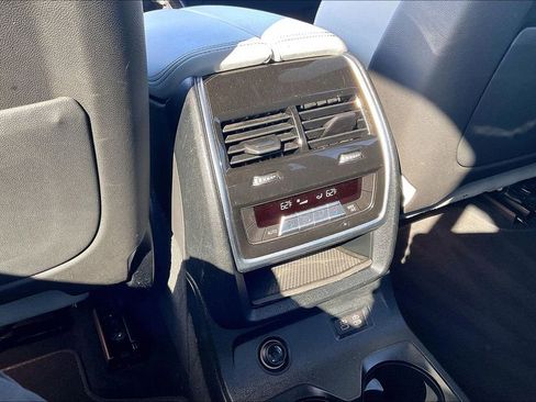 Used 2023 BMW X7 xDrive40i w/ Parking Assistance Package image 30