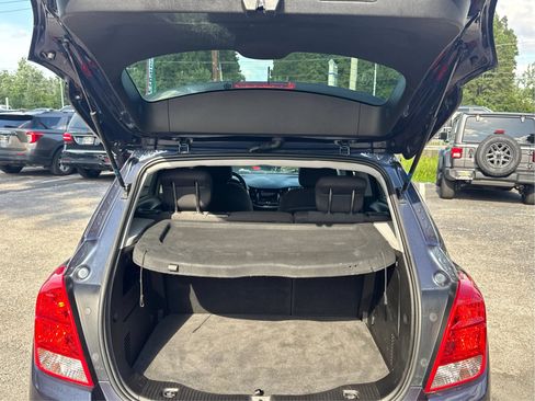 Used 2018 Chevrolet Trax LS FWD image 12