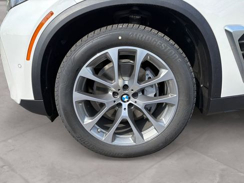 New 2026 BMW X5 xDrive40i AWD/4WD image 14