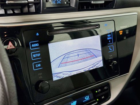 Used 2017 Toyota Corolla LE w/ Carpet Mat Package (TMS) FWD image 5