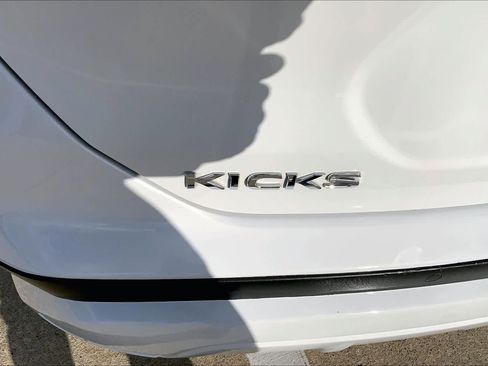 Used 2024 Nissan Kicks S FWD image 10