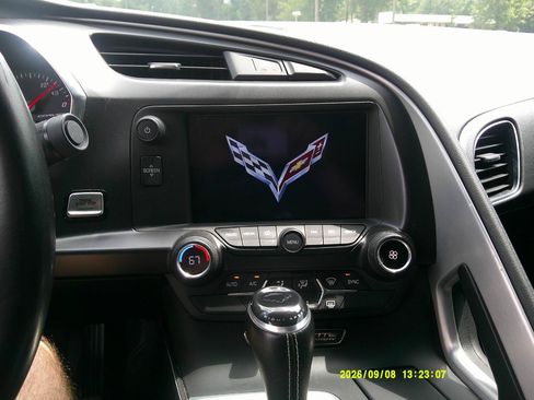 Used 2019 Chevrolet Corvette Stingray Coupe w/ Z51 1LT RWD image 12