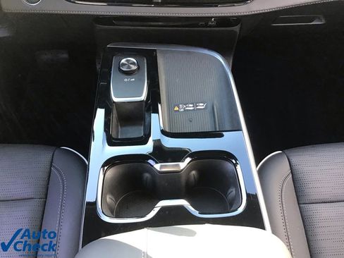 Used 2025 Buick Enclave Sport Touring image 25