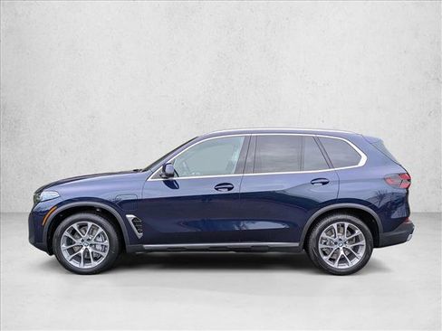 New 2026 BMW X5 xDrive50e image 9