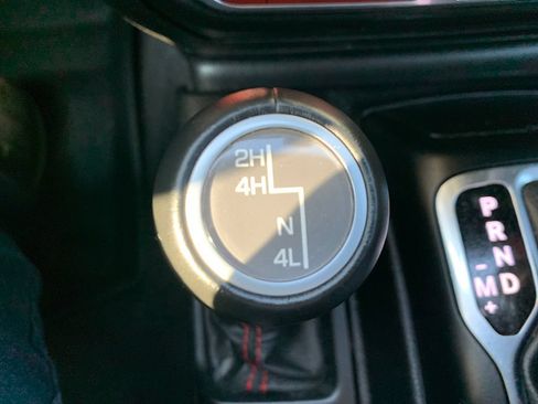 Used 2021 Jeep Gladiator Rubicon AWD/4WD image 23