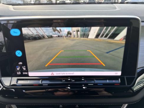 New 2026 Volkswagen Atlas Cross Sport SE FWD image 18