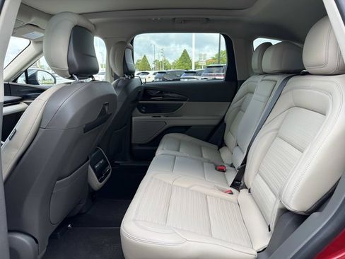 Certified 2025 Lincoln Nautilus Reserve AWD/4WD image 18