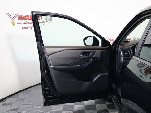 Used 2023 Nissan Rogue S image 20