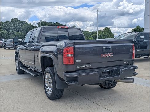Used 2015 GMC Sierra 2500 Denali w/ Duramax Plus Package AWD/4WD image 8