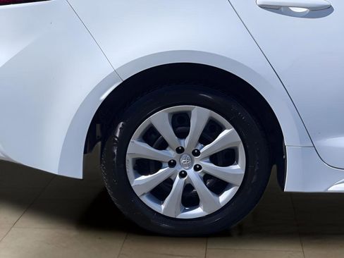 Used 2022 Toyota Corolla LE image 38