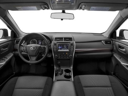 Used 2017 Toyota Camry SE FWD image 8