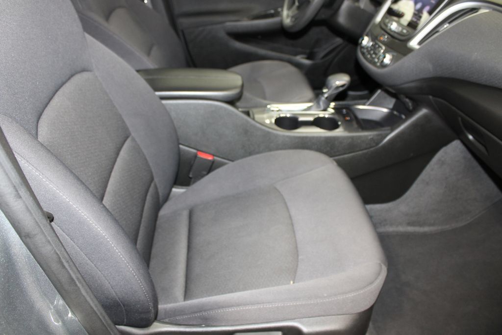 Used 2024 Chevrolet Malibu LT FWD image 18