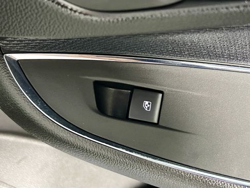 Used 2018 Chevrolet Cruze LT w/ Redline Edition FWD image 30