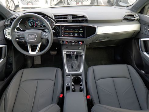 Certified 2025 Audi Q3 2.0T Premium Plus w/ Premium Plus Package image 30