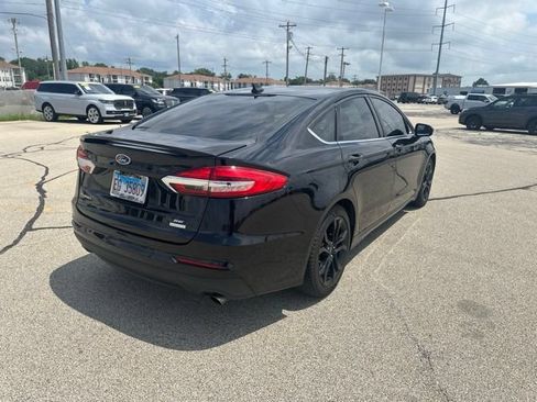 Used 2020 Ford Fusion SE w/ Equipment Group 151A FWD image 4