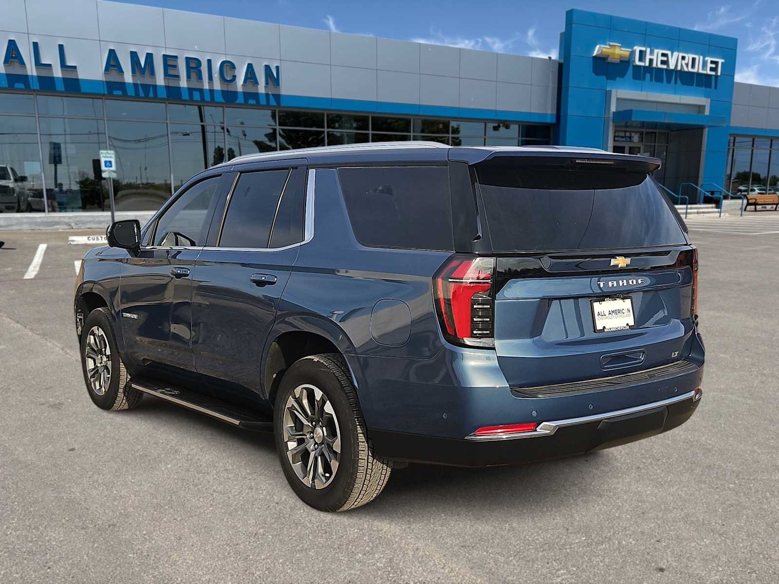 Used 2025 Chevrolet Tahoe LT RWD image 6