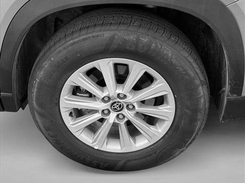 Used 2025 Toyota Grand Highlander XLE image 8