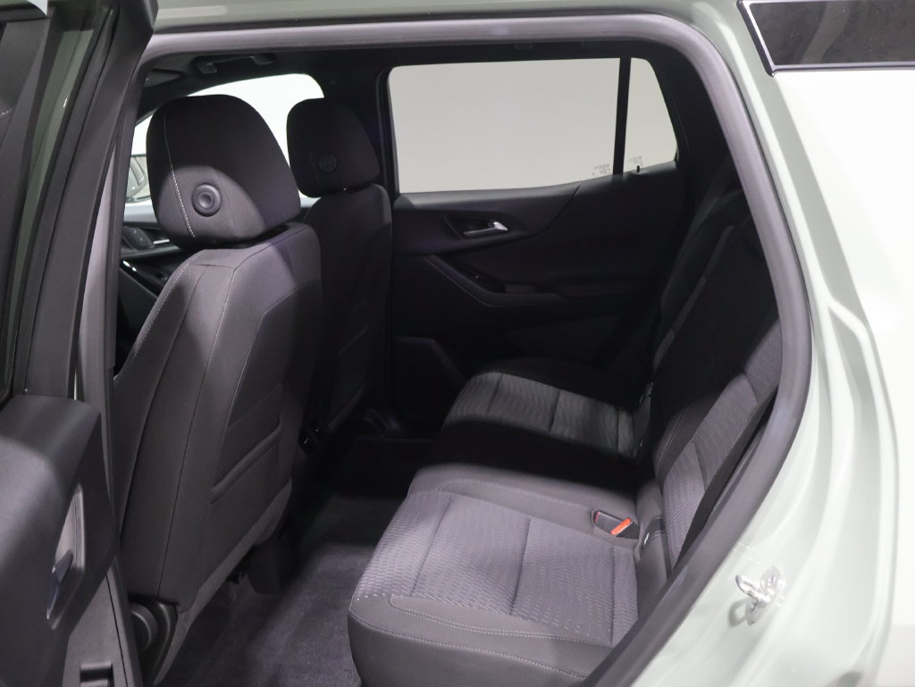 Used 2025 Chevrolet Equinox LT AWD/4WD image 18