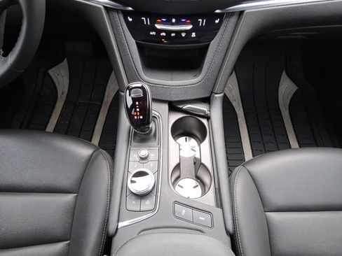 Used 2024 Cadillac XT5 Luxury image 11