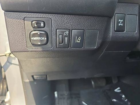 Used 2018 Toyota RAV4 LE w/ All Weather Liner Package AWD/4WD image 26