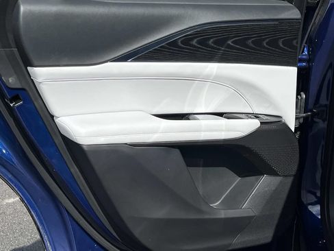 Certified 2024 Cadillac Lyriq Luxury AWD/4WD image 21