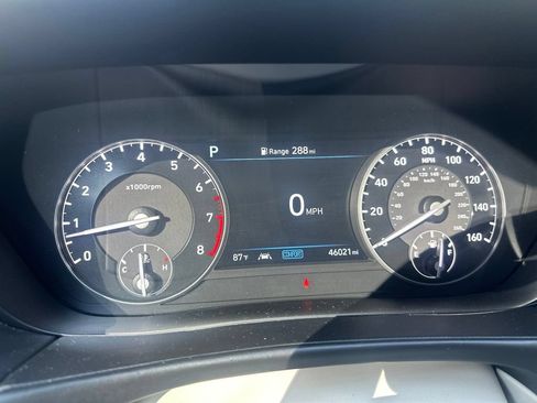 Used 2021 Genesis G90 3.3T Premium RWD image 17