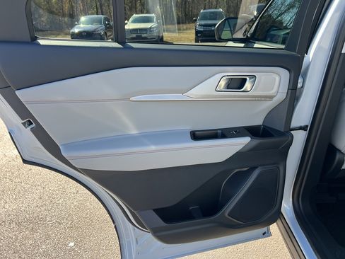 Used 2026 Ford Explorer Active w/ Active Comfort Package image 26