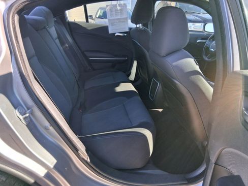 Used 2018 Dodge Charger SXT image 15