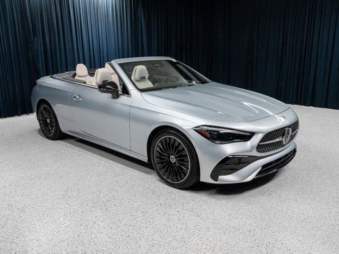 Certified 2026 Mercedes-Benz CLE 300 4MATIC Cabriolet image 4