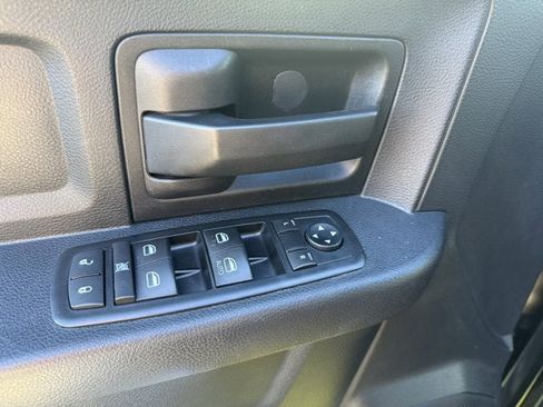 Used 2015 RAM 3500 Tradesman w/ Chrome Appearance Group image 15