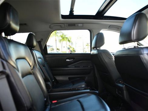 Used 2023 Nissan Pathfinder SL w/ SL Premium Package image 28