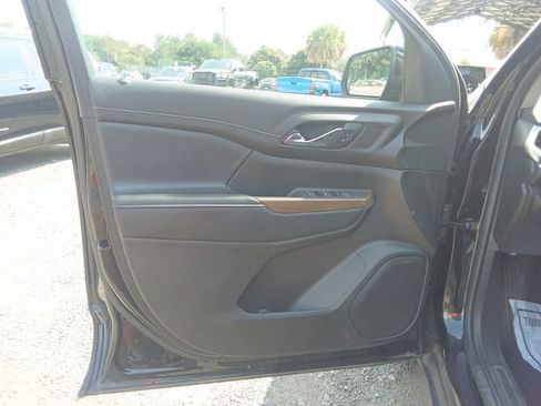 Used 2020 GMC Acadia SLE FWD image 17