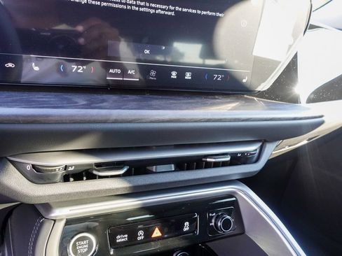 New 2025 Audi Q5 Premium Plus image 24