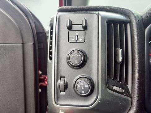 Used 2018 Chevrolet Silverado 1500 LT w/ All Star Edition AWD/4WD image 15