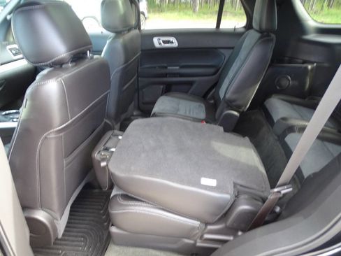Used 2015 Ford Explorer AWD XLT w/ Equipment Group 202A image 33