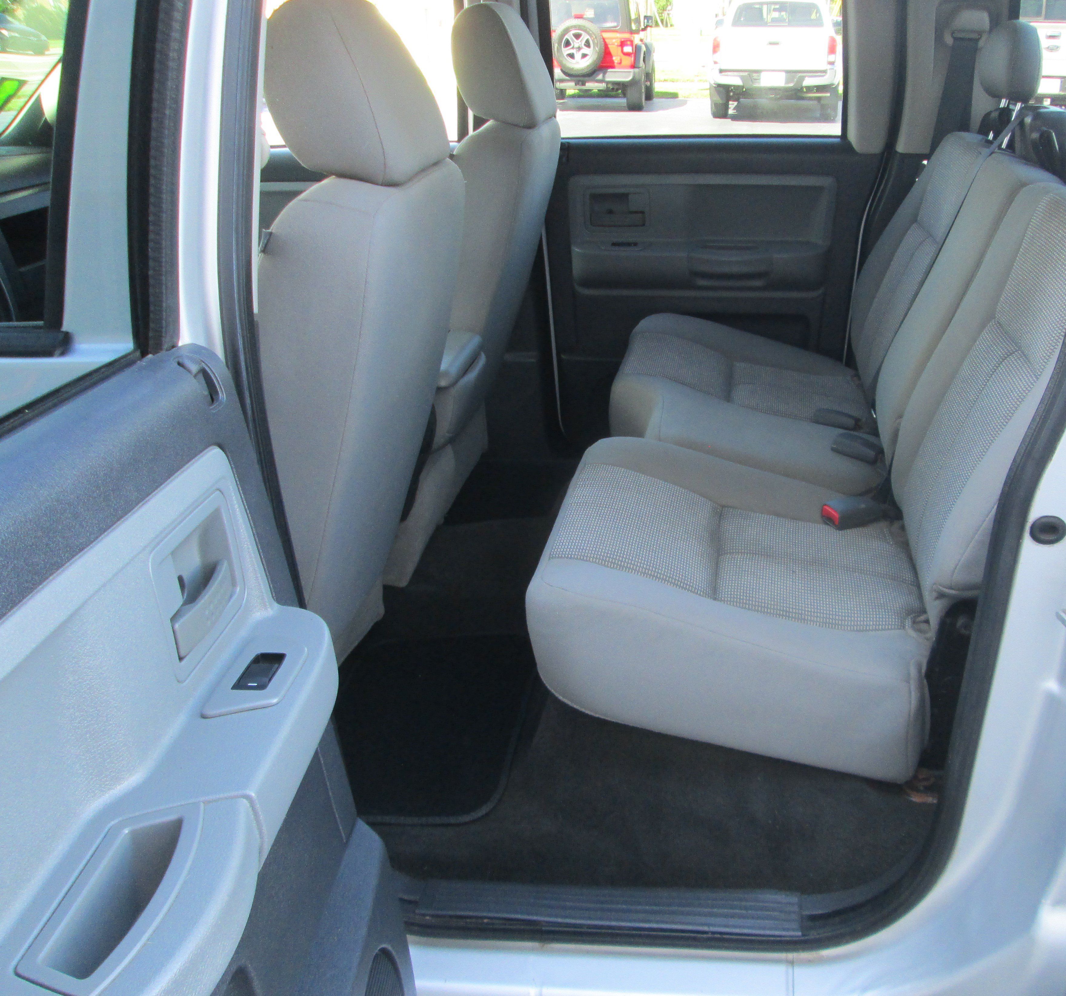 Used 2008 Dodge Dakota SLT w/ Trailer Tow Group AWD/4WD image 11