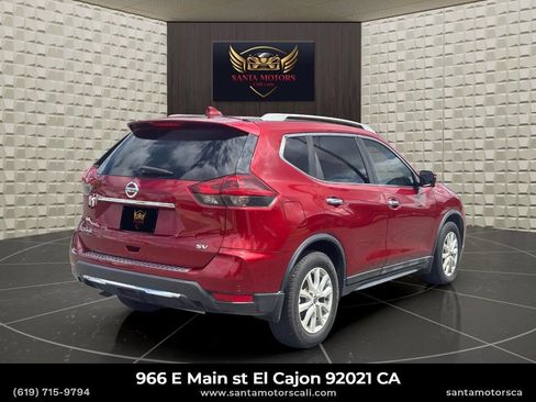 Used 2018 Nissan Rogue SV w/ Premium Package FWD image 4