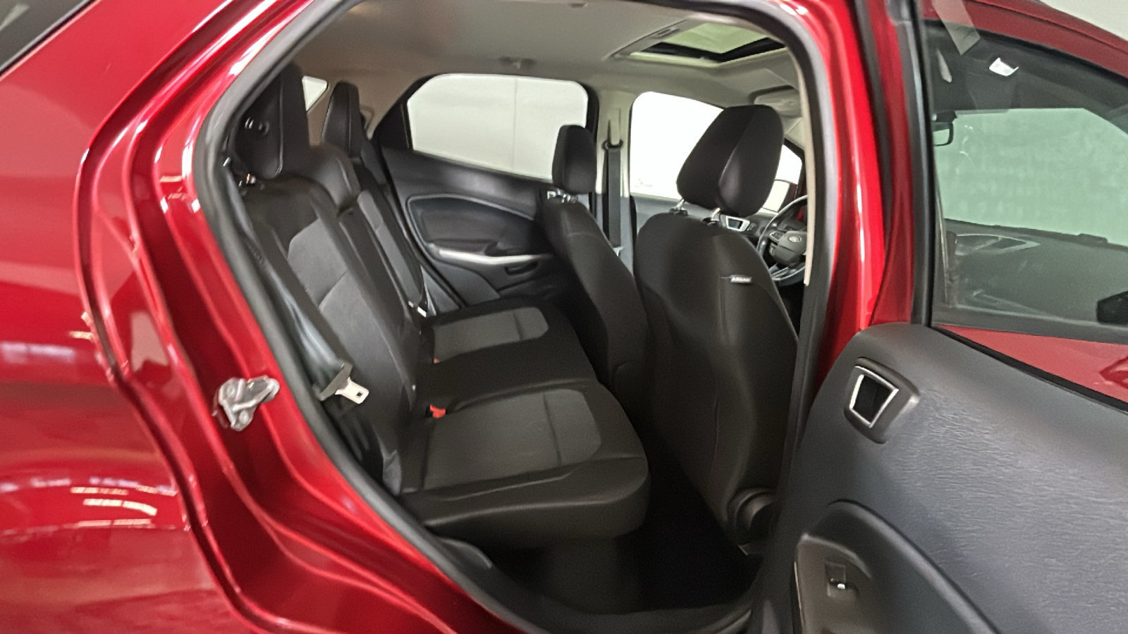 Used 2018 Ford EcoSport SE AWD/4WD image 34