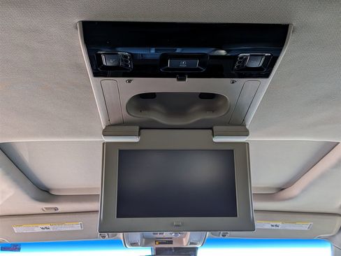 Used 2016 GMC Yukon XL Denali w/ Open Road Package image 32