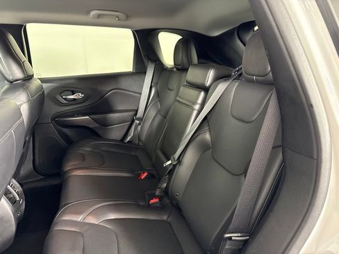 Used 2019 Jeep Cherokee Limited AWD/4WD image 27